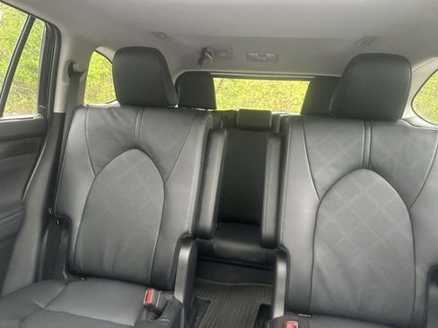 New 2026 Toyota Highlander Platinum AWD/4WD image 28