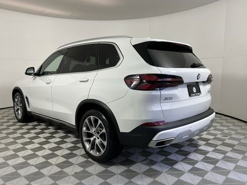 Used 2024 BMW X5 xDrive40i w/ Parking Assistance Package image 5