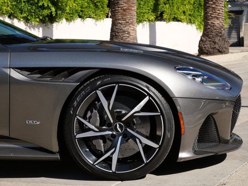 Used 2019 Aston Martin DBS Superleggera image 4