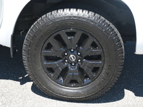 Used 2023 Nissan Frontier SV RWD image 20