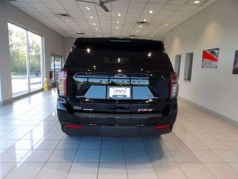 Used 2023 Chevrolet Suburban RST w/ Luxury Package AWD/4WD image 5
