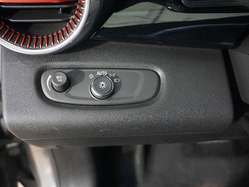 Certified 2024 Chevrolet Trax RS w/ Sunroof Package image 27