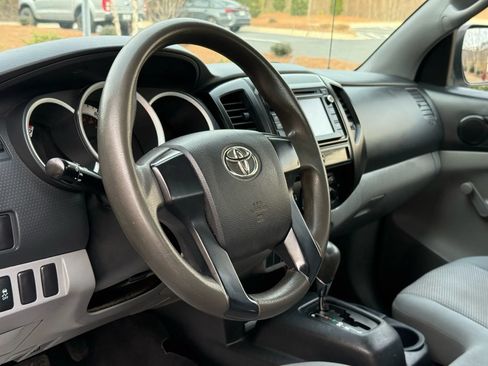 Used 2014 Toyota Tacoma 2WD Regular Cab image 13