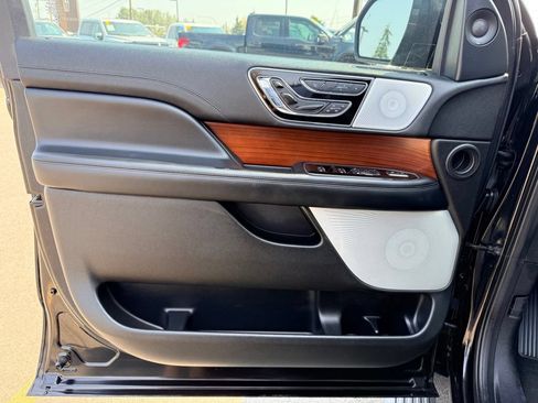 Certified 2021 Lincoln Navigator Reserve AWD/4WD image 33