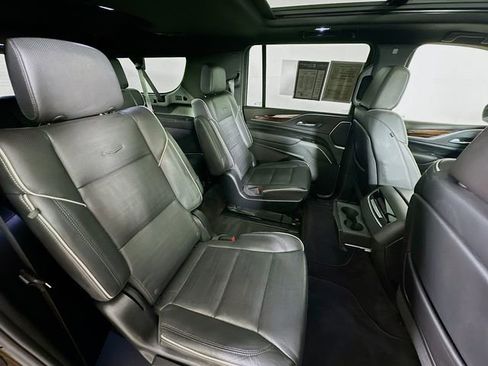 Used 2023 Cadillac Escalade ESV Premium Luxury image 30
