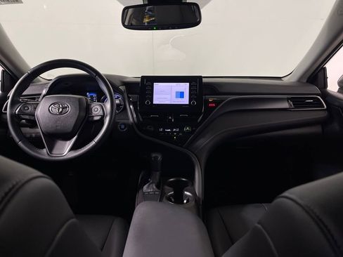 Used 2022 Toyota Camry SE w/ Convenience Package image 14