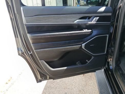 Used 2024 Jeep Wagoneer Series II AWD/4WD image 25
