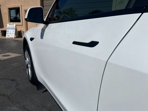 Used 2024 Tesla Model Y Long Range RWD image 29