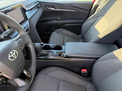 Used 2025 Toyota Camry LE image 9