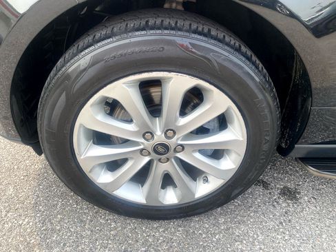 Used 2014 Land Rover Range Rover HSE image 9