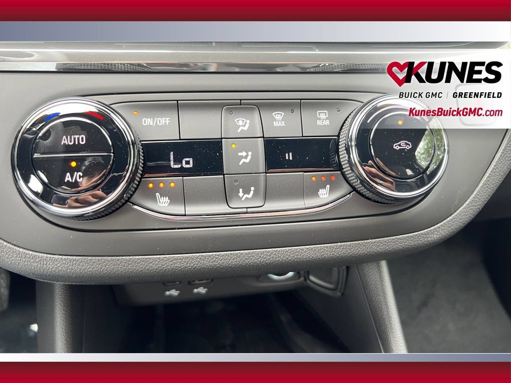 New 2026 Buick Envista Sport Touring w/ Convenience I Package FWD image 32