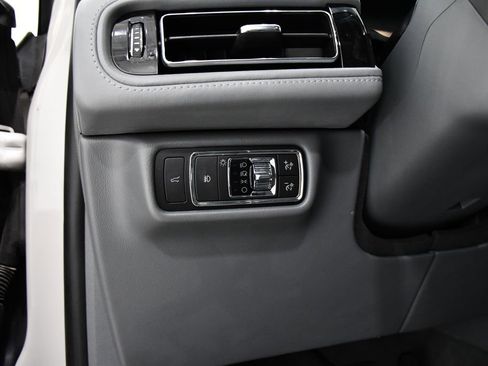 Used 2020 Lincoln Aviator Reserve w/ Equipment Group 202A image 11