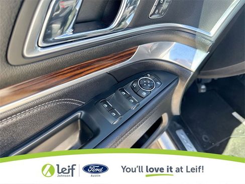 Used 2018 Ford Explorer Limited image 19