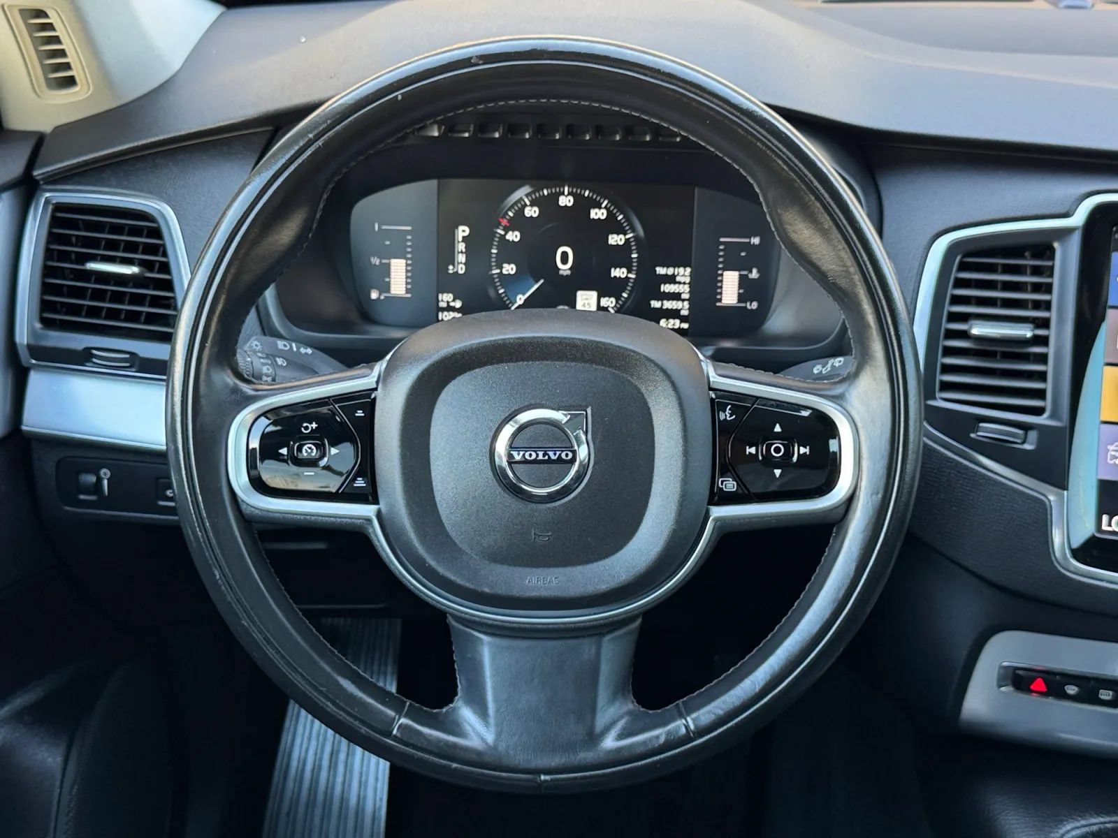 Used 2018 Volvo XC90 T5 Momentum w/ Convenience Package FWD image 27
