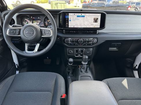 Certified 2025 Jeep Wrangler Unlimited Sahara AWD/4WD image 10