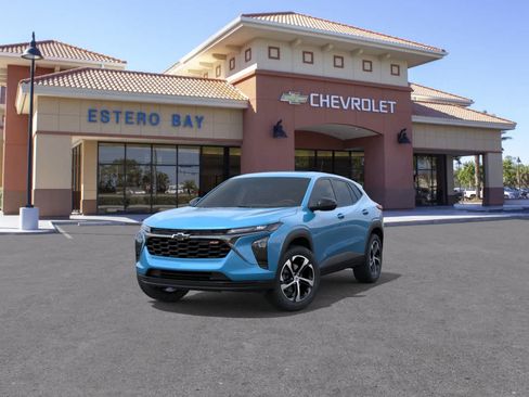 New 2026 Chevrolet Trax RS w/ Sunroof Package FWD image 8