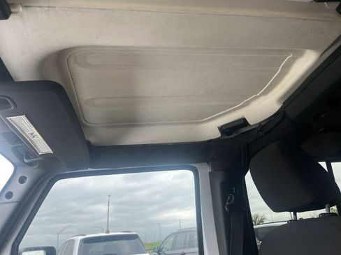 Used 2018 Jeep Wrangler Unlimited Sport w/ Connectivity Group image 20