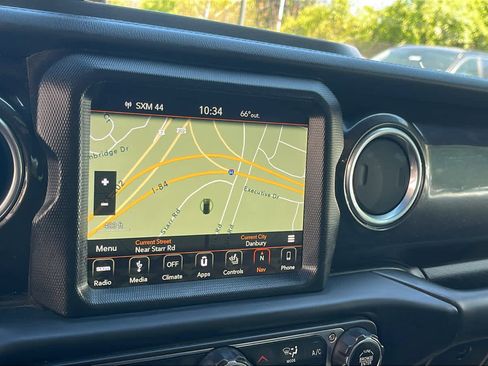Used 2019 Jeep Wrangler Unlimited Sahara AWD/4WD image 17