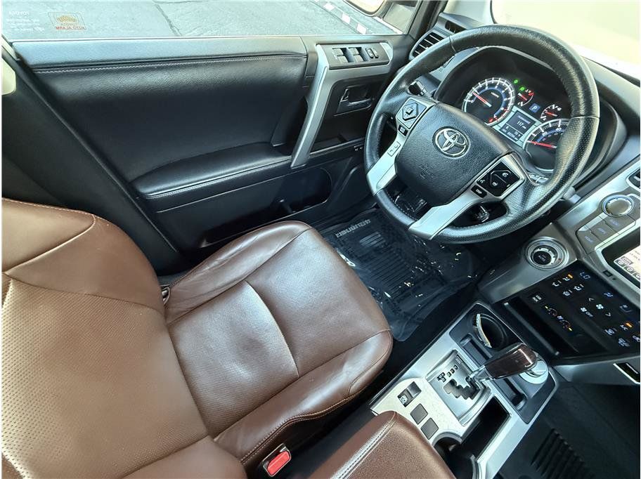 Used 2018 Toyota 4Runner Limited AWD/4WD image 10