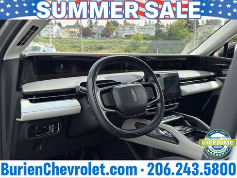 Used 2024 Lincoln Nautilus Premier w/ Equipment Group 102A AWD/4WD image 11