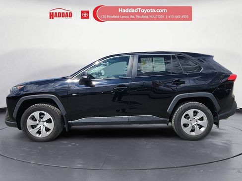 Used 2022 Toyota RAV4 LE AWD/4WD image 2
