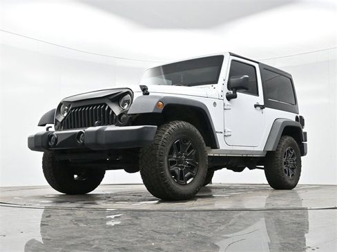 Used 2017 Jeep Wrangler Sport image 11