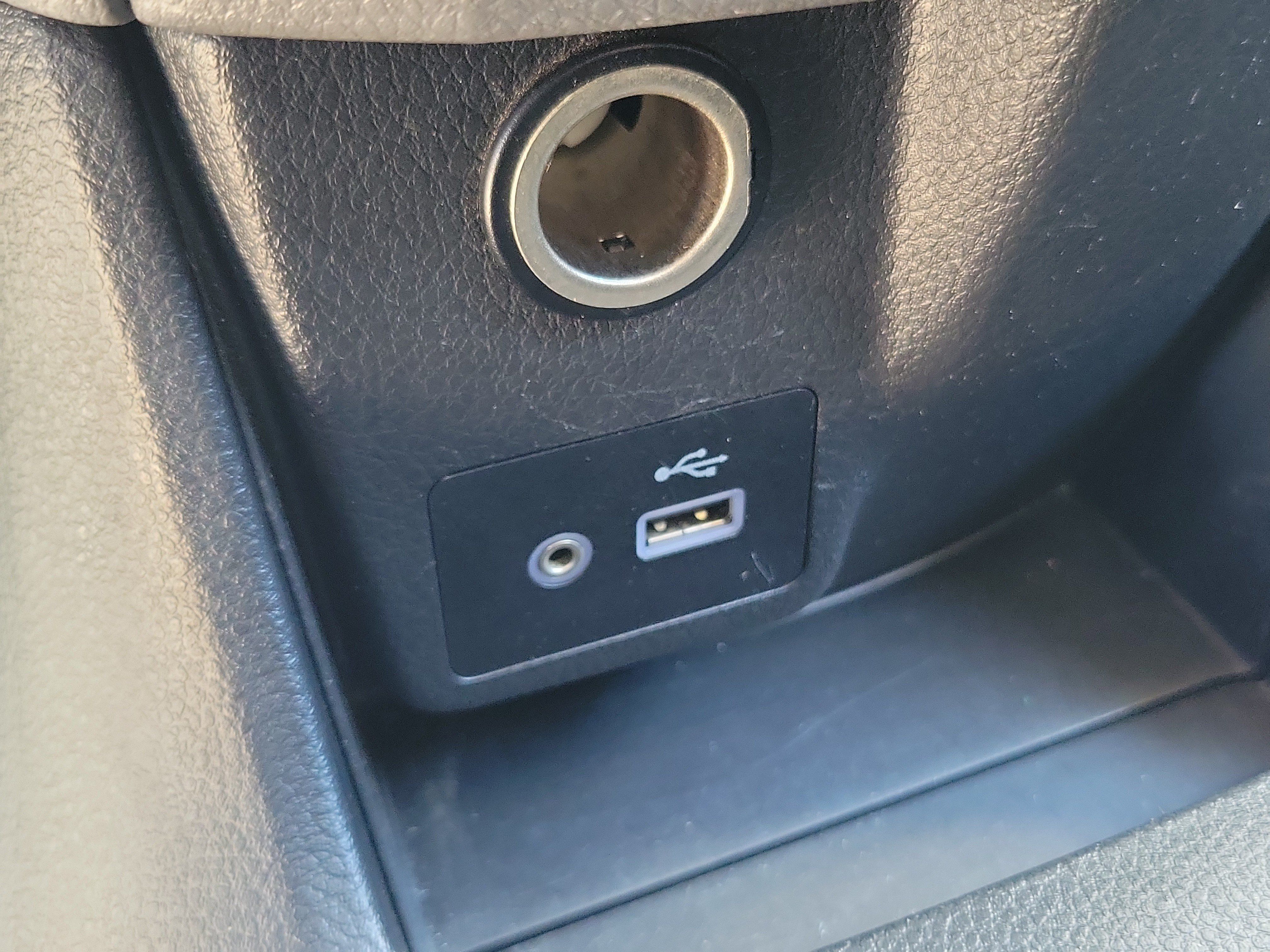 Used 2020 Nissan NV200 S FWD image 23