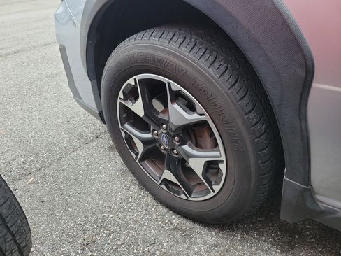 Used 2019 Subaru Crosstrek 2.0i Premium w/ Moonroof Package image 25