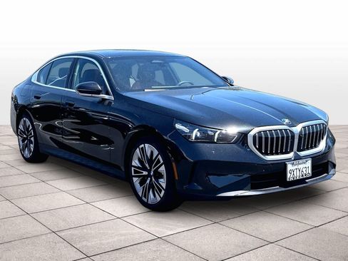 Used 2026 BMW 530i w/ Premium Package RWD image 3