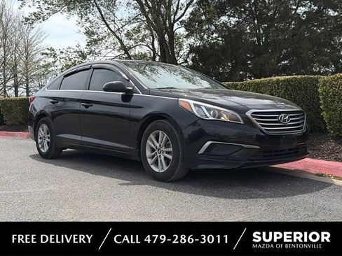 Used 2016 Hyundai Sonata SE image 1