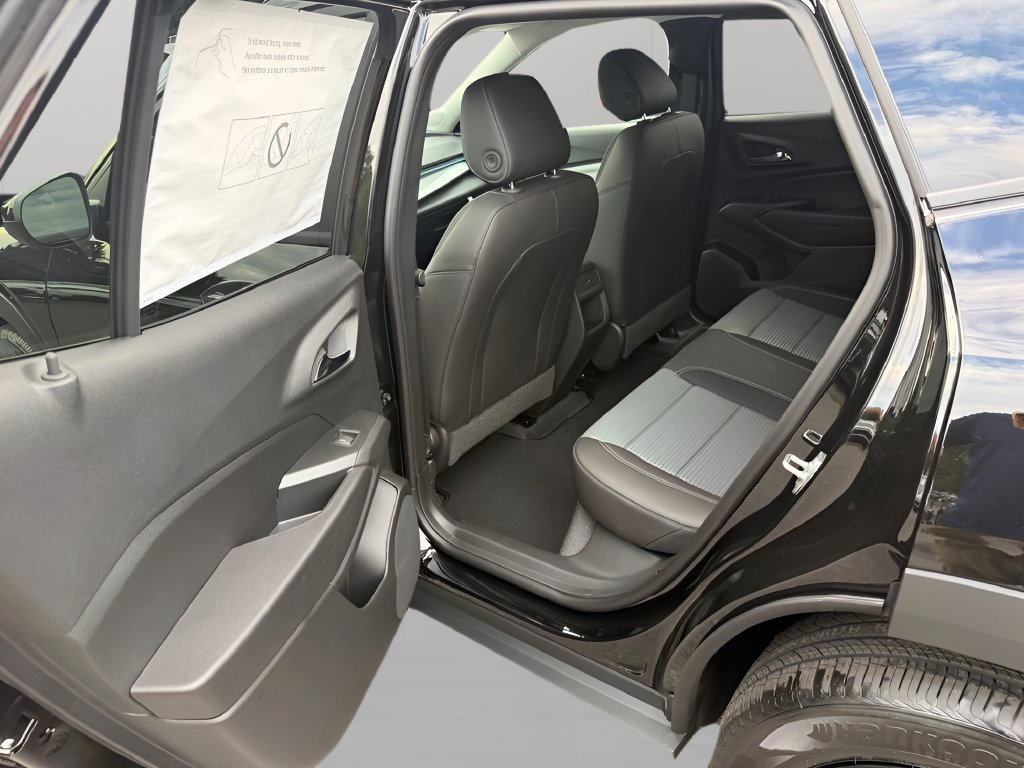 New 2026 Chevrolet Trax LT w/ Driver Confidence Package FWD image 28