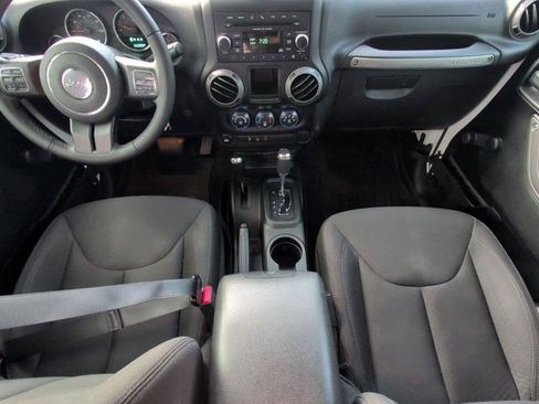 Used 2017 Jeep Wrangler Unlimited Sport w/ Connectivity Group AWD/4WD image 32