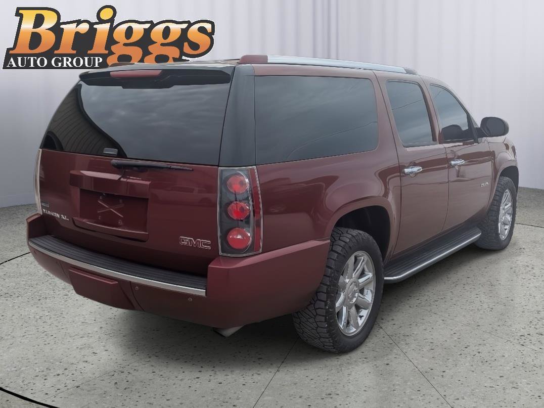 Used 2011 GMC Yukon XL Denali AWD/4WD image 5