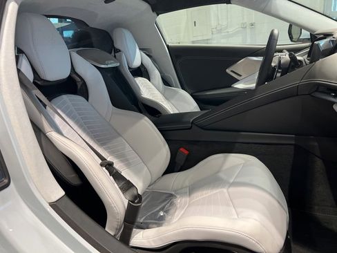 Used 2024 Chevrolet Corvette Stingray Premium Cpe w/ Battery Protection Package image 61