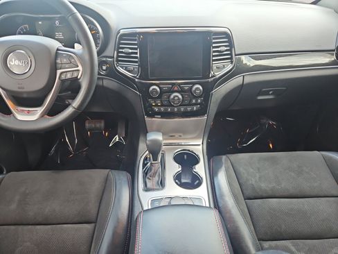 Used 2019 Jeep Grand Cherokee Trailhawk AWD/4WD image 11