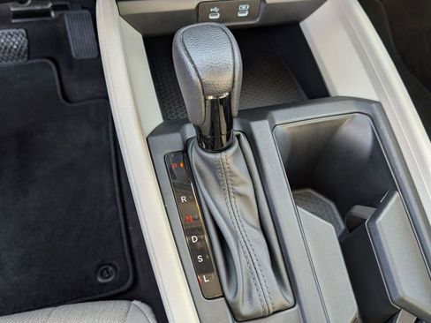 Used 2025 Honda Accord LX image 31