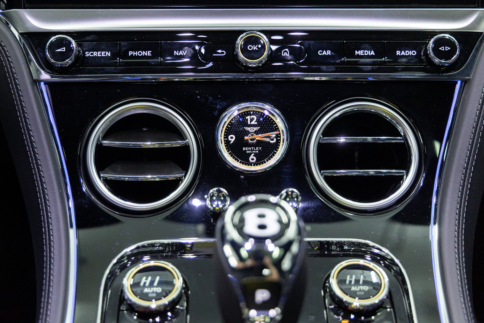 Certified 2026 Bentley Continental GT Azure AWD/4WD image 27