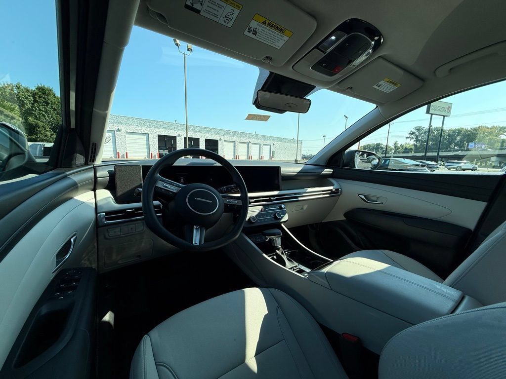 New 2025 Hyundai Tucson SE FWD image 35