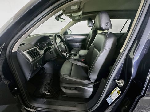 Used 2021 Volkswagen Atlas SE w/ Panoramic Sunroof Package FWD image 13