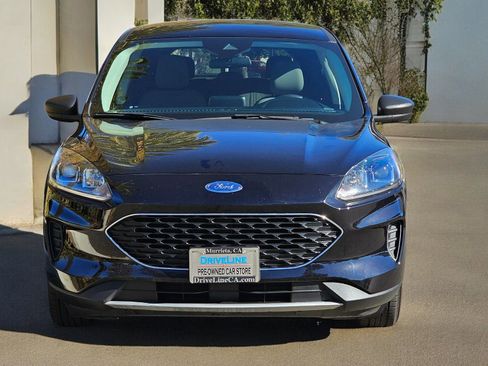 Used 2022 Ford Escape SE image 3