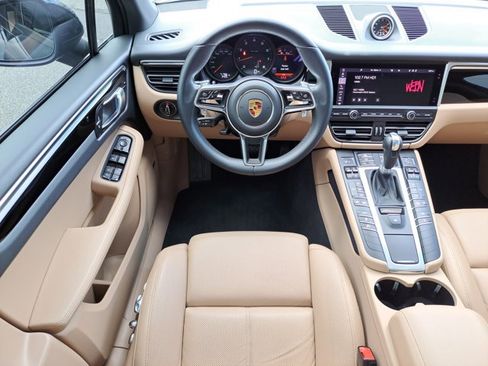 Certified 2021 Porsche Macan image 17
