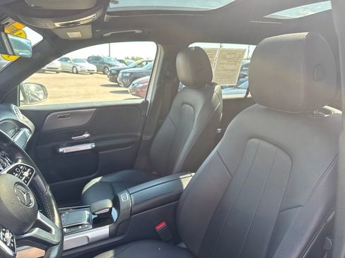 Used 2022 Mercedes-Benz GLB 250 4MATIC image 29