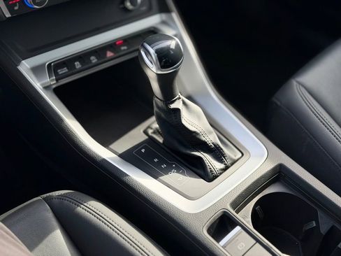 Used 2025 Audi Q3 2.0T Premium image 17