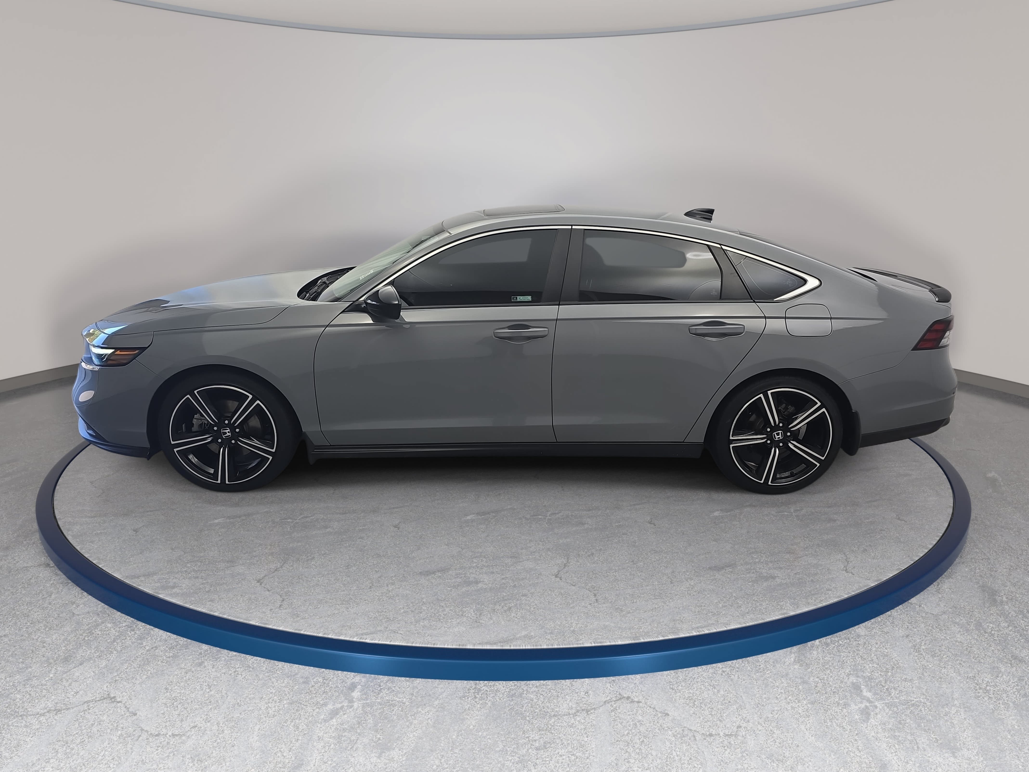 Used 2024 Honda Accord Sport image 8