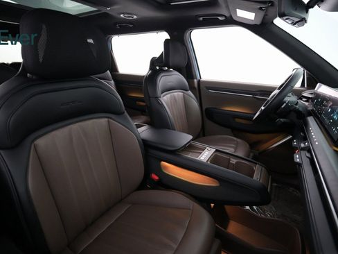 Used 2024 Kia EV9 GT-Line image 8