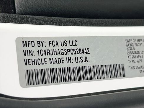Used 2023 Jeep Grand Cherokee Altitude AWD/4WD image 31