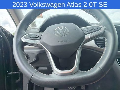 Used 2023 Volkswagen Atlas SE AWD/4WD image 2