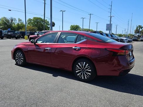 Used 2025 Nissan Altima 2.5 SV FWD image 3