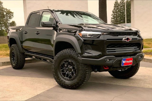 New 2026 Chevrolet Colorado ZR2 w/ ZR2 Bison Edition AWD/4WD image 2