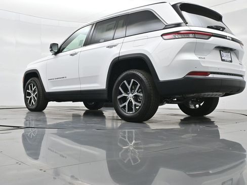 New 2025 Jeep Grand Cherokee Limited image 50